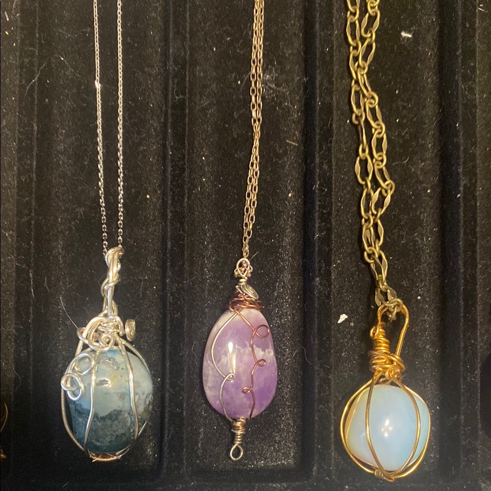 Elegant Stone wire wrapped Pendant NecklaceHand crafted Other options? Yes!
